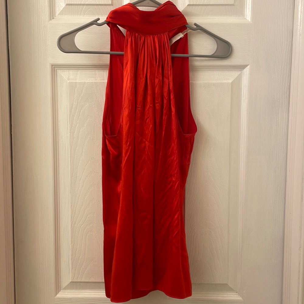 Beautiful silk halter blouse size xs ( needs to be ironed )